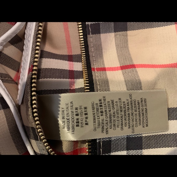 💎💎💎Authentic Burberry large crossbody!!!!💎💎💎 - Picture 7 of 8